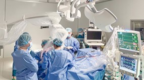 Kỹ thuật đặc biệt giúp người đàn ông tìm lại nụ cười sau hơn một năm bị co giật nửa mặt