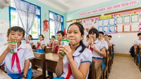 Sữa học đường đem cơ hội uống sữa cho trẻ em miền cao