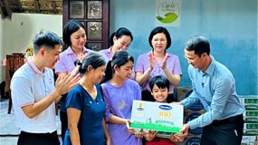 Vinamilk: 'Trao cơ hội đi học, cho cơ hội đổi đời' cùng chương trình 'Cặp lá yêu thương'