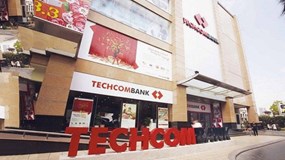 Techcombank: Các nguồn thu ngoài lãi giảm, nhóm nợ 3 và nhóm 4 đang tăng nhanh