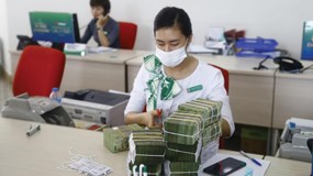 Vì sao không thể tiếp tục hạ lãi suất huy động?