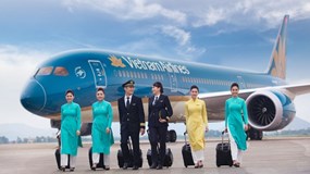 Sau vụ nam tiếp viên 'làm lây lan Covid-19', cổ phiếu Vietnam Airlines chìm trong biển đỏ