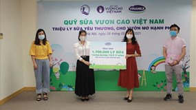 Vinamilk và Quỹ sữa Vươn cao Việt Nam năm 2021 trao tặng 1,7 triệu ly sữa