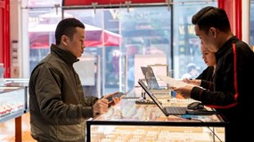 Giá vàng hôm nay 7/1: Tiếp tục tăng nóng tới vài triệu/lượng