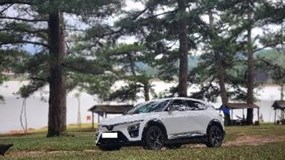 Chủ xe Gen Z chọn VinFast VF 7: Cảm giác lái và dịch vụ hậu mãi là yếu tố tiên quyết