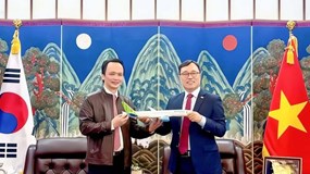 Ông Trịnh Văn Quyết tái xuất, cổ phiếu hệ sinh thái FLC giờ ra sao?