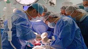 Kỳ tích ghép gan cho bé gái gần 1 tuổi, cân nặng chỉ 5,3 kg tại Vinmec Times City