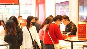 Giá vàng hôm nay 27/2: Người mua vàng ngày vía Thần Tài lỗ tới 4 triệu/lượng