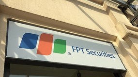 Chứng khoán FPT (FTS) lãi ròng giảm còn 396 tỷ đồng, vay ngắn hạn và dư nợ cho vay cùng tăng mạnh, dự kiến miễn nhiệm Chủ tịch Nguyễn Văn Dũng