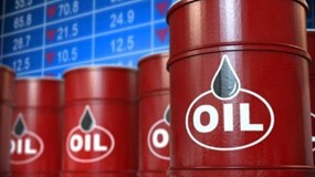 Giá dầu tăng mạnh, vượt mốc 100 USD/thùng sau 3 năm