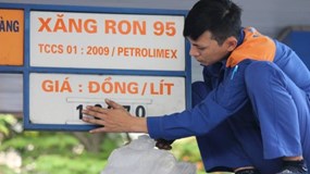 Giá xăng RON95 giảm gần 3.000 đồng/lít