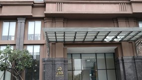 Quốc Cường GiaLai thu lợi hàng trăm tỷ từ thâutóm đất vàng như thế nào?