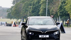 Gia đình trẻ “chốt” VinFast VF 7 để được thảnh thơi trên mọi hành trình