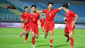 U17 Việt Nam vô địch: Dấu ấn HLV Roland và “hệ sinh thái” CLB Hà Nội