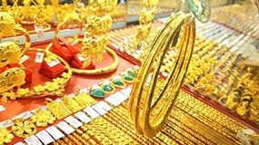 Giá vàng lao dốc sau kỳ nghỉ lễ: Rủi ro dài hạn hiện hữu
