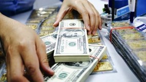 Mang vàng, ngoại tệ khi xuất, nhập cảnh không khai báo bị phạt đến 50 triệu
