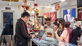 Giá vàng hôm nay 10/6: Tạm dừng lao dốc, ổn định ở mức thấp