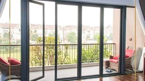 Kính Low-E là gì? Vì sao vật liệu này xuất hiện ngày càng nhiều trong nhà cao cấp?