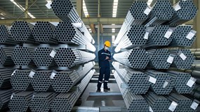 Sau mức thuế tới 37%, thép mạ Trung Quốc và Hàn Quốc vào diện rà soát