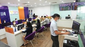 Chứng khoán Tiên Phong lần đầu báo lỗ, CEO nộp đơn từ nhiệm