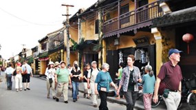 Miễn thị thực cho công dân 12 nước vào Việt Nam để du lịch