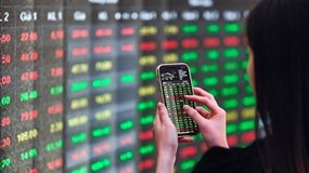 VN-Index tăng nhẹ, cổ phiếu vừa và nhỏ bùng nổ