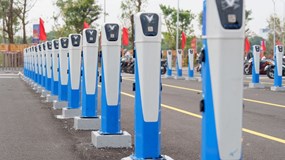 Có gì bên trong trạm sạc V-Green lớn nhất cả nước?