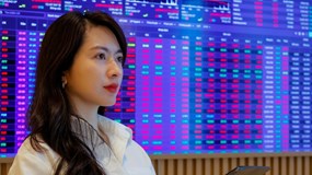 Dòng tiền thận trọng, chờ diễn biến tỷ giá để quyết định hướng đi?