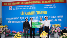 Khánh thành và bàn giao Nhà lớp học và chức năng của Trường Tiểu học số 2, thị xã Ba đồn, tỉnh Quảng Bình