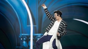 Dimash Kudaibergen: Tại sao cả thế giới “phát cuồng” trước một giọng hát?