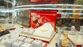 Giá vàng hôm nay giảm 300.000 đồng/lượng