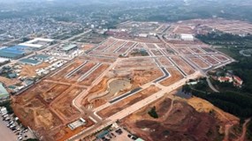 Bất động sản khốn đốn, Vinaconex “khốn khổ”