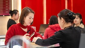 Giá vàng hôm nay 1/12: Vàng miếng, vàng nhẫn giữ đỉnh cao ngất ngưởng