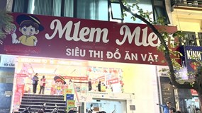 Siêu thị Mlem Mlem bán đồ ăn vặt hàng Trung Quốc, vì sao không có nhãn phụ tiếng Việt?