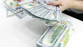 Giá USD tự do tiếp đà lao dốc mạnh