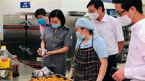 Tăng cường kiểm tra đột xuất về an toàn thực phẩm dịp Tết sắp tới