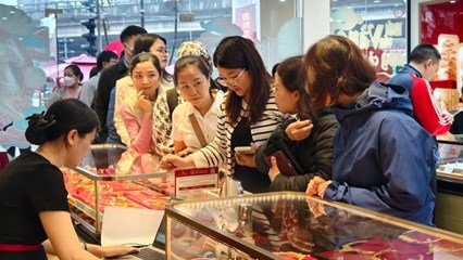 Giá vàng hôm nay 5/5: Quay đầu giảm nhẹ