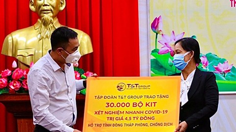 T&T Group trao tặng 140.000 bộ kit test nhanh COVID-19 và 150 tấn gạo hỗ trợ một số tỉnh phía Nam