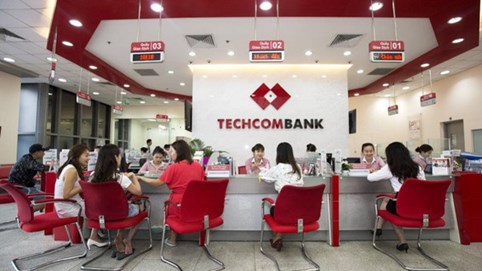 Khách hàng tố ngân hàng techcombank gây thiệt hại kinh tế