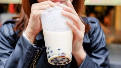 Ngày nào cũng uống trà sữa, nữ sinh Trung Quốc bất ngờ ngất xỉu phải nhập viện