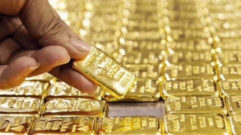 Giá vàng tăng chạm ngưỡng 1.800 USD/ounce