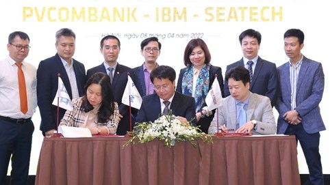 PVcomBank ký kết thỏa thuận hợp tác chiến lược với IBM và SEATECH về chuyển đổi số