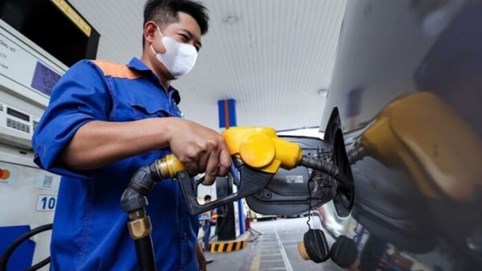 Giá xăng được dự báo giảm tới 330 đồng/lít trong chiều nay