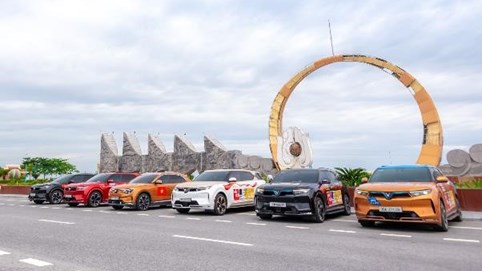 Chủ xe nói về VinFast VF 9: Lái êm, dùng sướng, trải nghiệm liên tục được nâng cấp