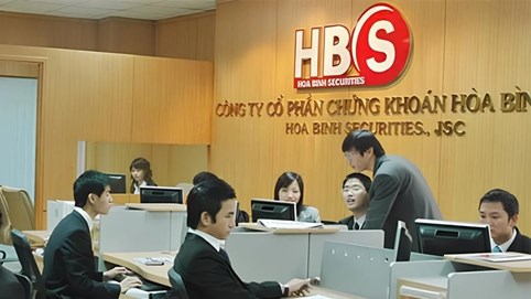 Hậu 'nội chiến', Chứng khoán Hoà Bình vẫn loay hoay nghĩa vụ tài chính