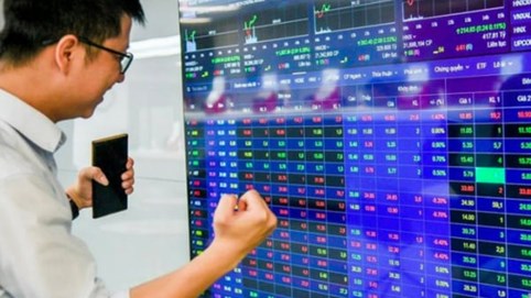 VN-Index tăng hơn 14 điểm phiên cuối tuần