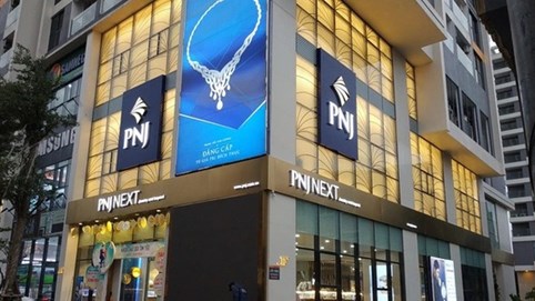 Giá vàng lập đỉnh, PNJ “bỏ túi” gần 10.000 tỷ đồng trong quý IV