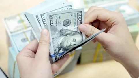 Giá USD tự do tăng mạnh, vượt mốc 27.000 đồng