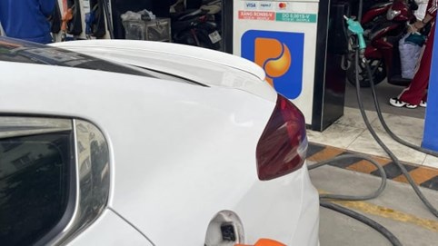 Bộ Công Thương đề xuất chi Quỹ bình ổn, giảm thuế bảo vệ môi trường để hạ sốt giá xăng dầu