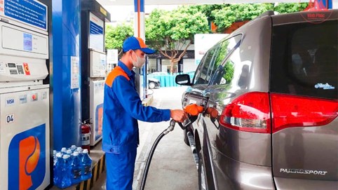 Giá xăng dầu lại đồng loạt điều chỉnh, RON95 tăng lên 25.570 đồng/lít